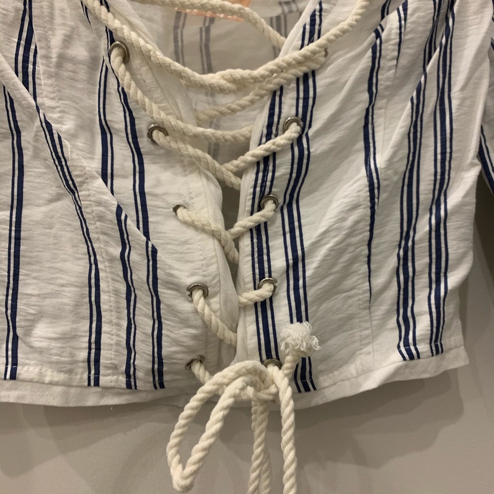 Bobbles & Lace Top - Picture 2 of 4